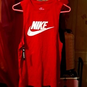 Nike tee